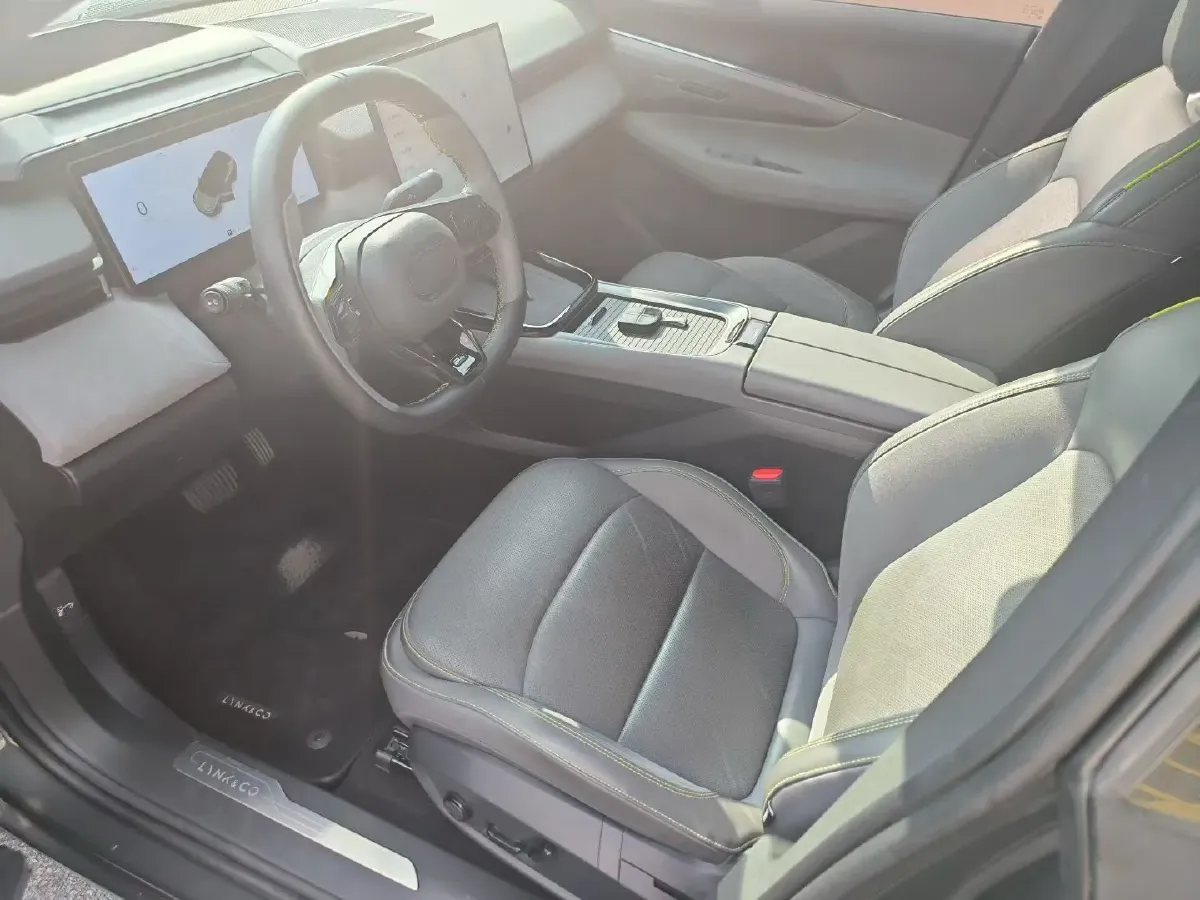 2023 LYNK&CO 08 EM-P 1.5T 163HP L4 3DHT PHEV 39.8KWH,autocango,china used car exporter,china ev exporter,chinese used car exporter,chinese used ev exporter