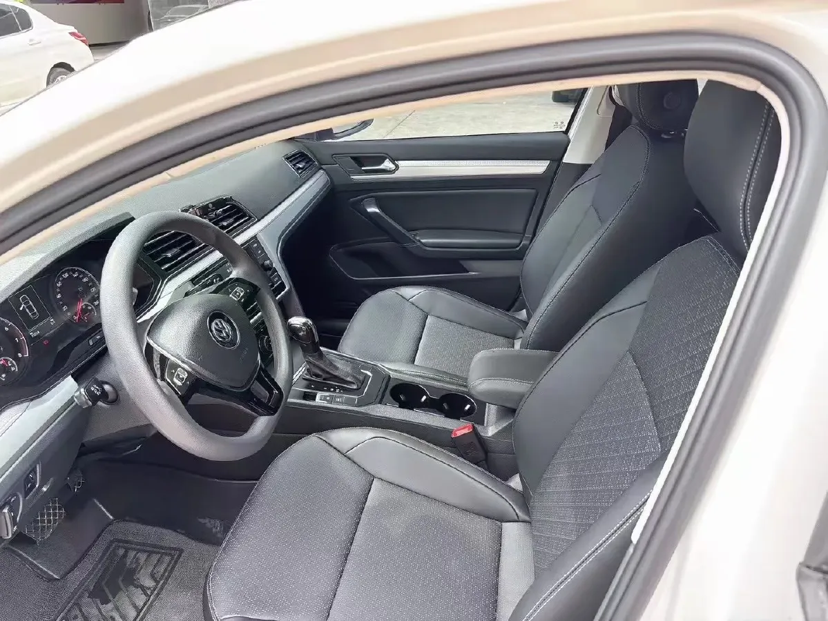 2019 Volkswagen T-Cross 1.4T 150HP L4 7DCT,autocango,china used car exporter,china ev exporter,chinese used car exporter,chinese used ev exporter