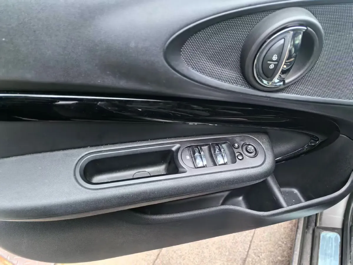 2021 MINI CLUBMAN 1.5T 102HP L3 7DCT,autocango,china used car exporter,china ev exporter,chinese used car exporter,chinese used ev exporter