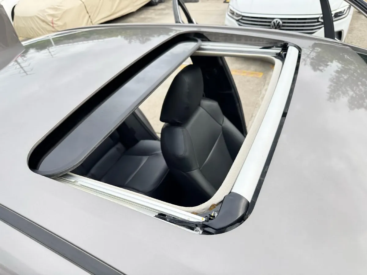 2021 Toyota Corolla 1.2T 116HP L4 CVT,autocango,china used car exporter,china ev exporter,chinese used car exporter,chinese used ev exporter