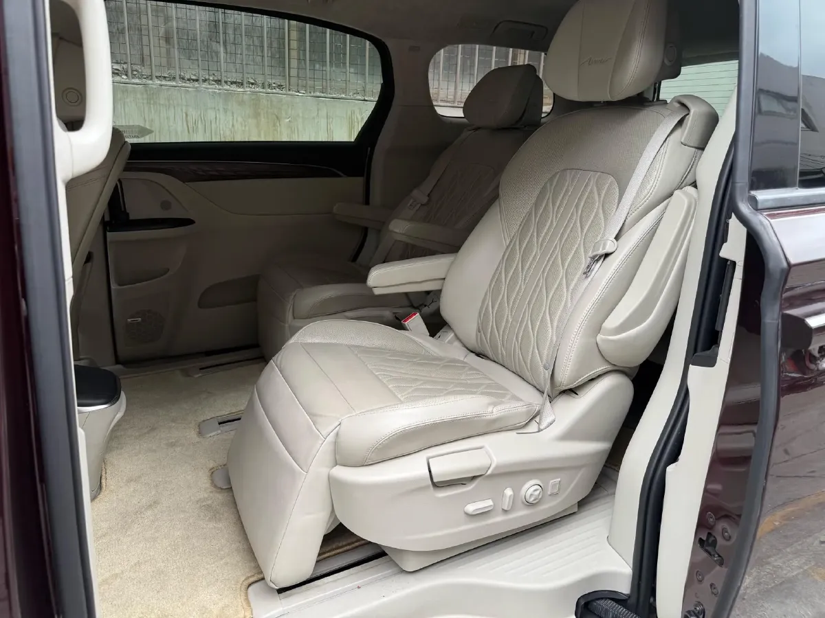 2018 Buick GL8 2.0T 260HP L4 6AT,autocango,china used car exporter,china ev exporter,chinese used car exporter,chinese used ev exporter