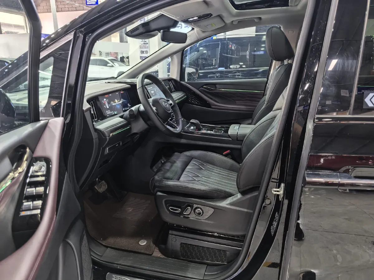 2024 GAC Trumpchi M8 2.0T 252HP L4 8AT,autocango,china used car exporter,china ev exporter,chinese used car exporter,chinese used ev exporter