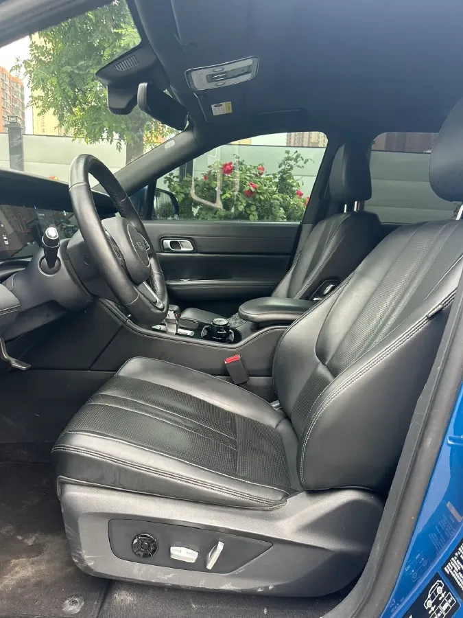 2020 Li ONE Range Extended 131HP REEV 40.5KWH,autocango,china used car exporter,china ev exporter,chinese used car exporter,chinese used ev exporter