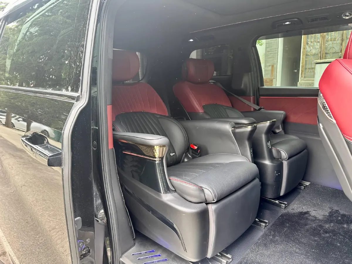 2023 GAC Trumpchi M8 2.0T 252HP L4 8AT,autocango,china used car exporter,china ev exporter,chinese used car exporter,chinese used ev exporter