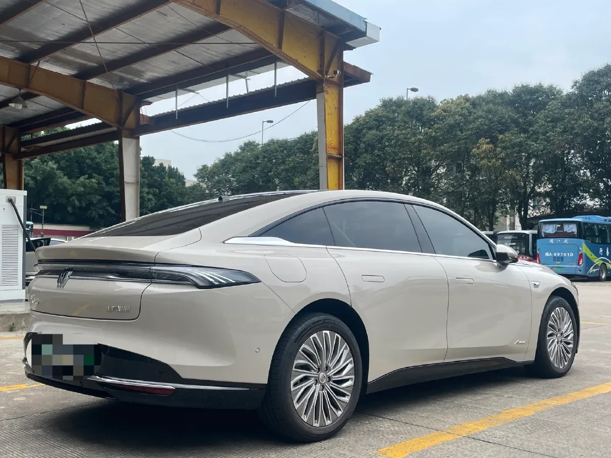 2026 Avatr 07 1.5T 156HP L4 REEV,autocango,china used car exporter,china ev exporter,chinese used car exporter,chinese used ev exporter