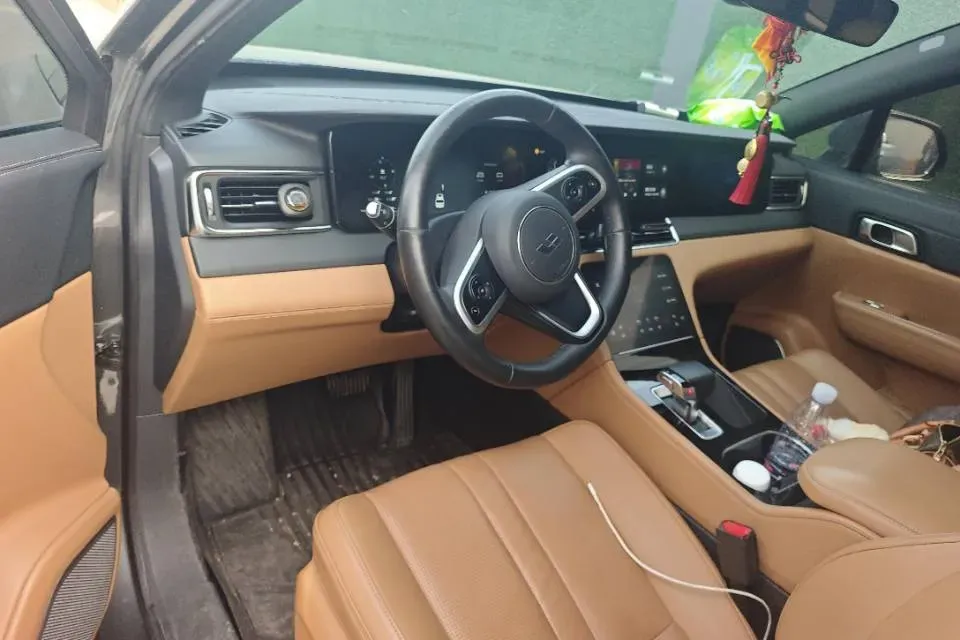 2020 Li ONE Range Extended 131HP REEV 40.5KWH,autocango,china used car exporter,china ev exporter,chinese used car exporter,chinese used ev exporter