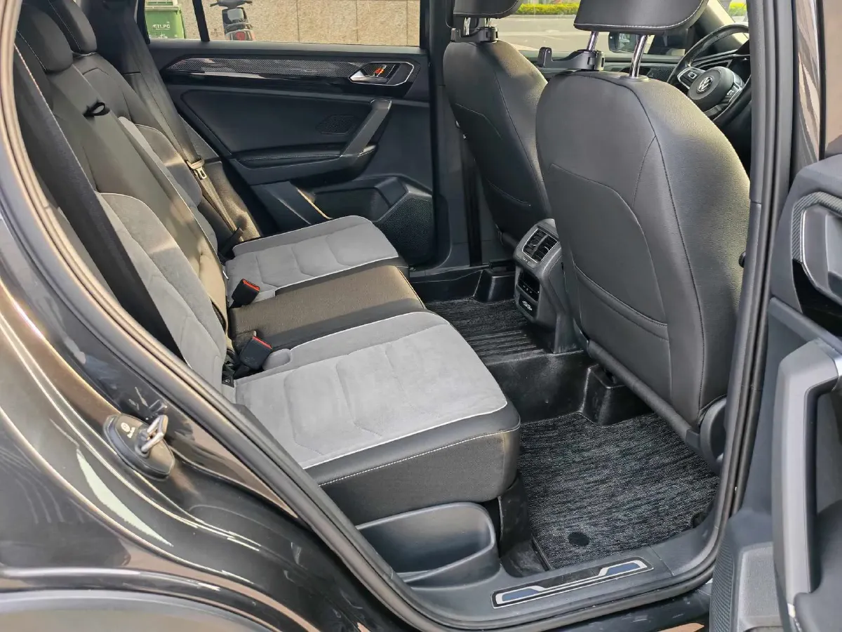 2021 Volkswagen Tayron 2.0T 220HP L4 7DCT,autocango,china used car exporter,china ev exporter,chinese used car exporter,chinese used ev exporter