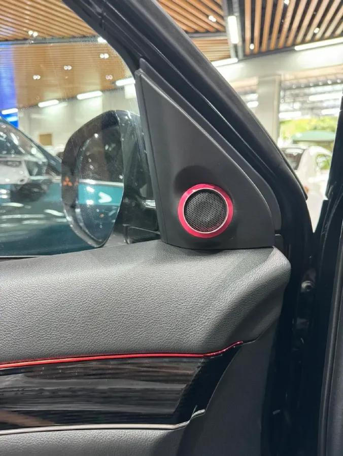 2021 Mitsubishi Outlander 2.4L 192HP L4 CVT,autocango,china used car exporter,china ev exporter,chinese used car exporter,chinese used ev exporter