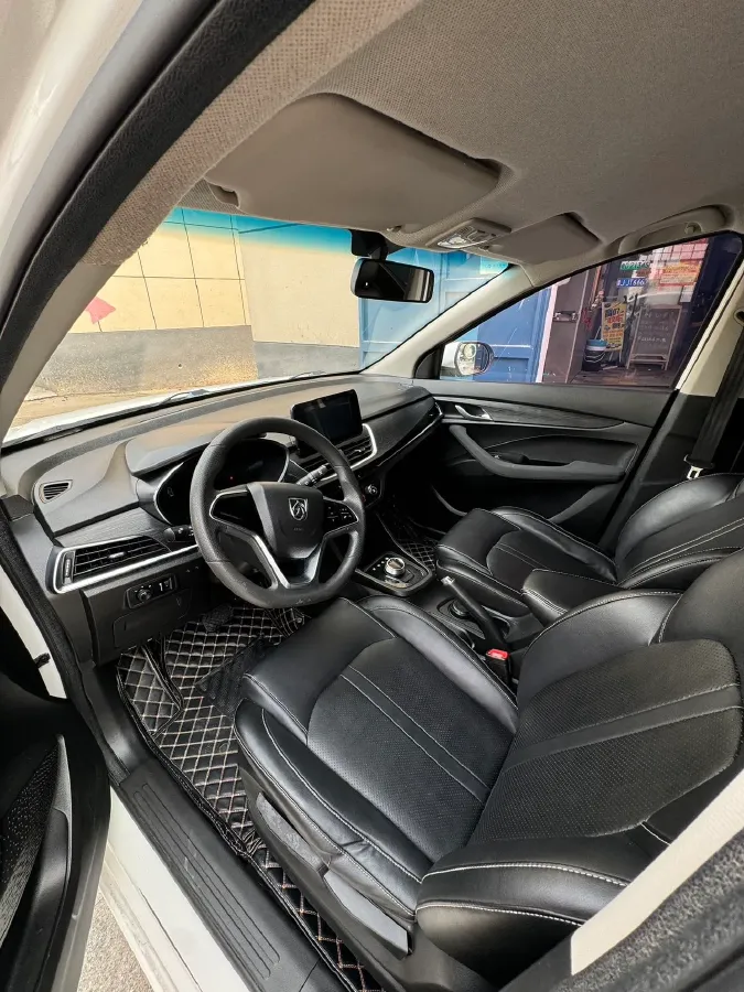 2018 BaoJun 360 1.5L 112HP L4 6MT,autocango,china used car exporter,china ev exporter,chinese used car exporter,chinese used ev exporter