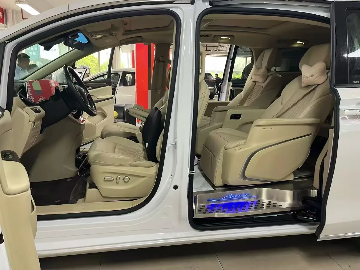 2023 Buick GL8 2.0T 237HP L4 9AT,autocango,china used car exporter,china ev exporter,chinese used car exporter,chinese used ev exporter