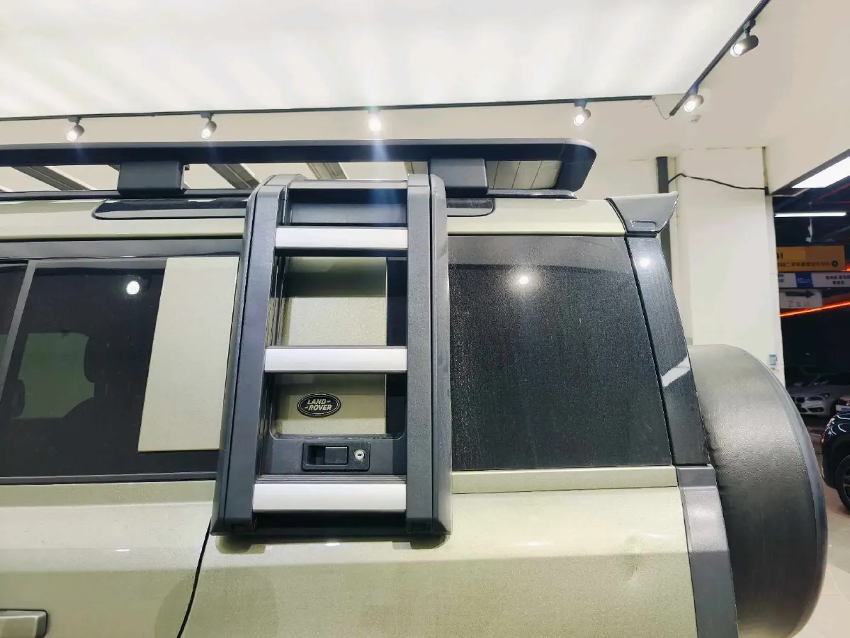 2021 Land Rover Defender 3.0T 400HP L6 8AT,autocango,china used car exporter,china ev exporter,chinese used car exporter,chinese used ev exporter