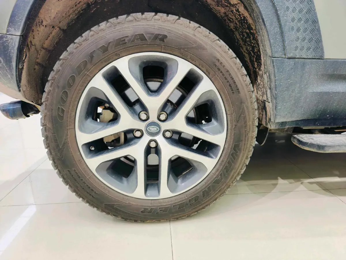 2021 Land Rover Defender 3.0T 400HP L6 8AT,autocango,china used car exporter,china ev exporter,chinese used car exporter,chinese used ev exporter