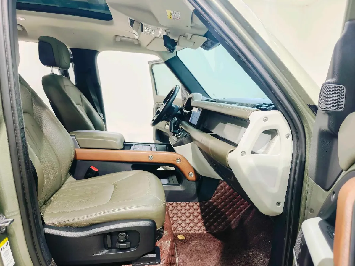 2021 Land Rover Defender 3.0T 400HP L6 8AT,autocango,china used car exporter,china ev exporter,chinese used car exporter,chinese used ev exporter