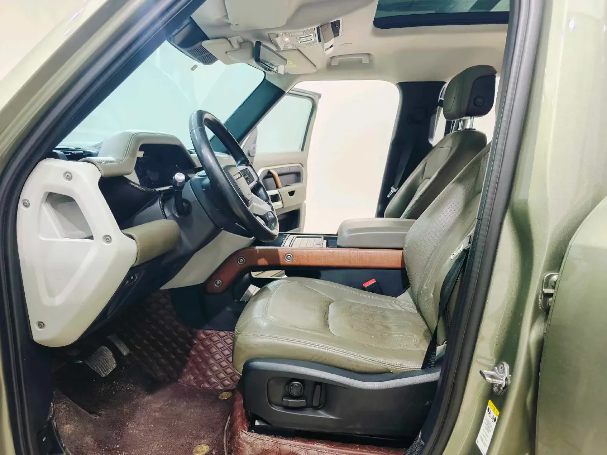 2021 Land Rover Defender 3.0T 400HP L6 8AT,autocango,china used car exporter,china ev exporter,chinese used car exporter,chinese used ev exporter