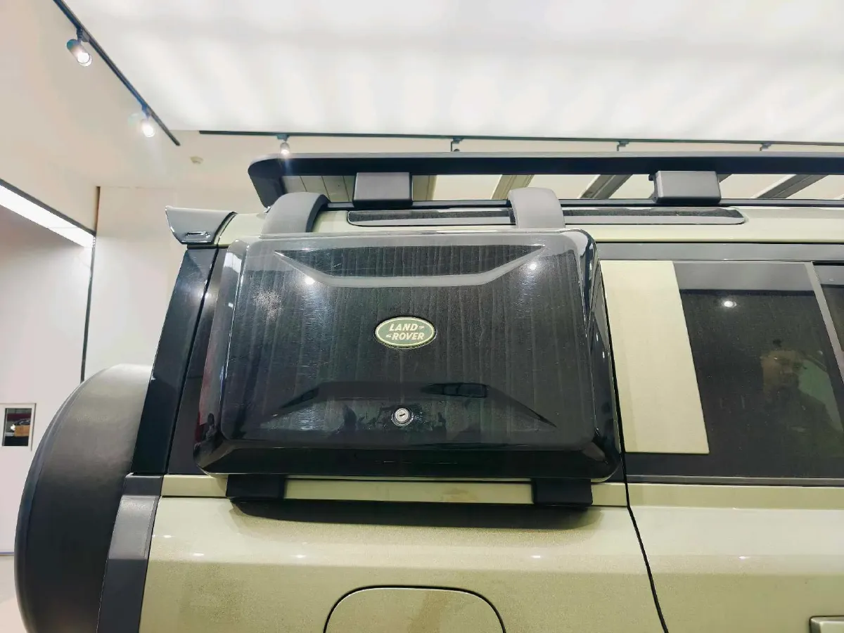 2021 Land Rover Defender 3.0T 400HP L6 8AT,autocango,china used car exporter,china ev exporter,chinese used car exporter,chinese used ev exporter