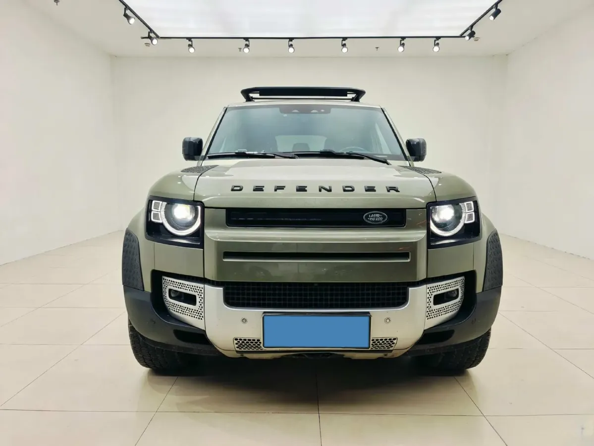 2021 Land Rover Defender 3.0T 400HP L6 8AT,autocango,china used car exporter,china ev exporter,chinese used car exporter,chinese used ev exporter