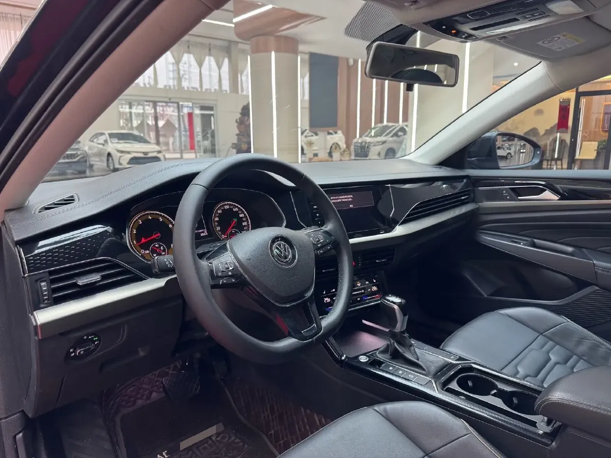 2020 Volkswagen Passat 2.0T 186HP L4 7DCT,autocango,china used car exporter,china ev exporter,chinese used car exporter,chinese used ev exporter