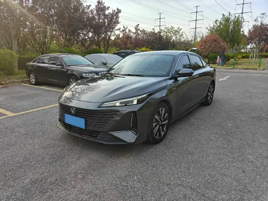 2023 ChangAn Oshan Z6 1.5T 188HP L4 7DCT,autocango,china used car exporter,china ev exporter,chinese used car exporter,chinese used ev exporter