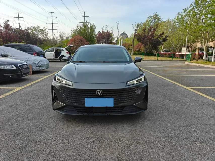 2023 ChangAn Oshan Z6 1.5T 188HP L4 7DCT,autocango,china used car exporter,china ev exporter,chinese used car exporter,chinese used ev exporter