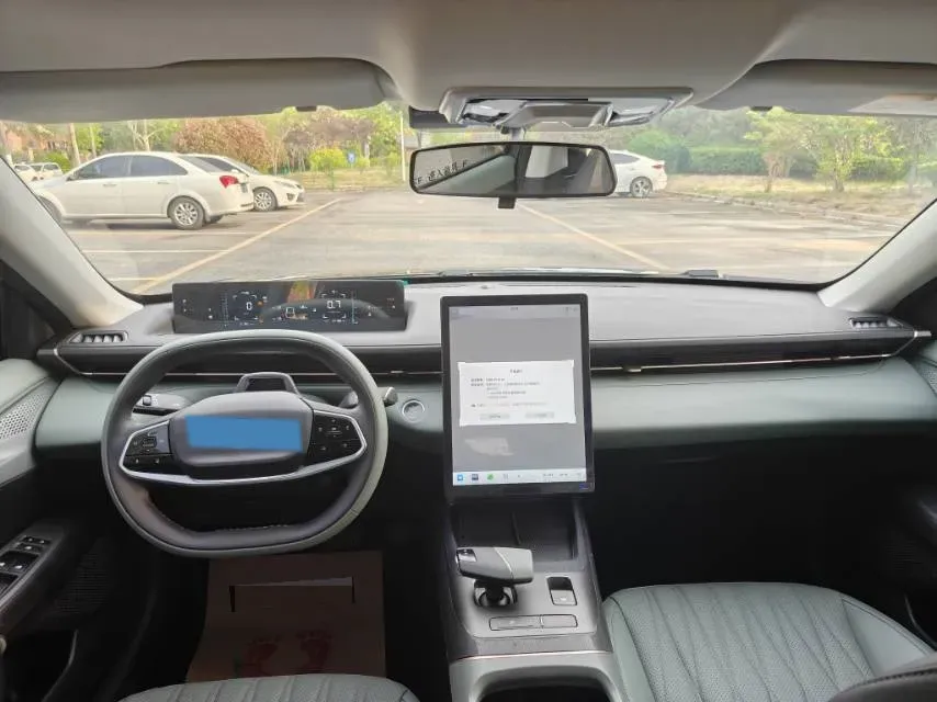 2023 ChangAn Oshan Z6 1.5T 188HP L4 7DCT,autocango,china used car exporter,china ev exporter,chinese used car exporter,chinese used ev exporter