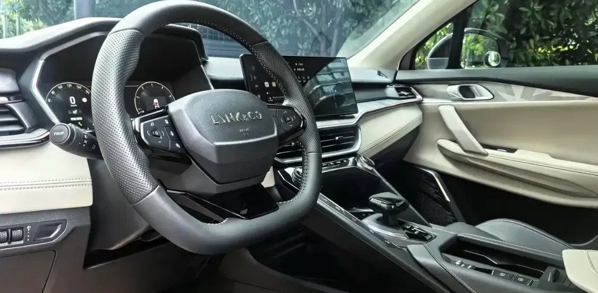 2023 LYNK&CO 03 1.5T 181HP L4 7DCT,autocango,china used car exporter,china ev exporter,chinese used car exporter,chinese used ev exporter