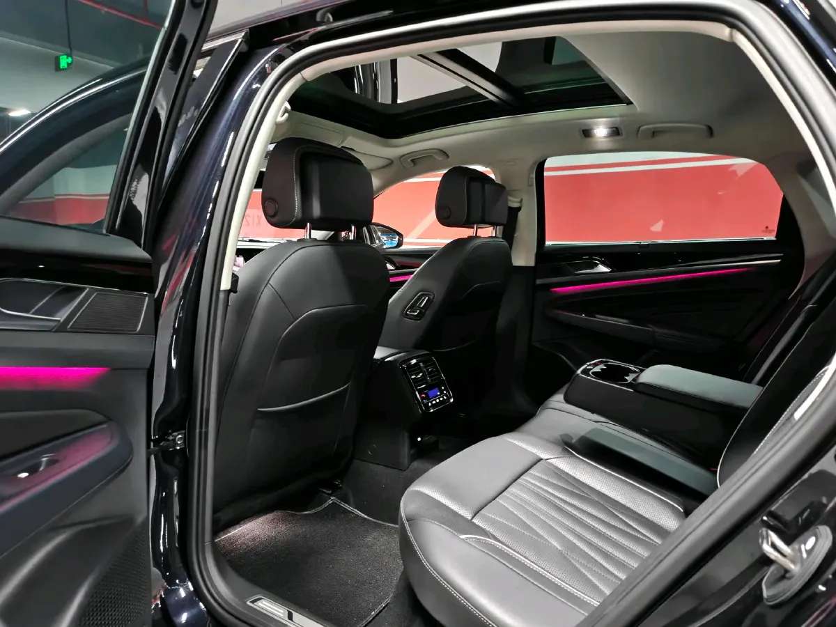 2021 Volkswagen Passat 2.0T 186HP L4 7DCT,autocango,china used car exporter,china ev exporter,chinese used car exporter,chinese used ev exporter