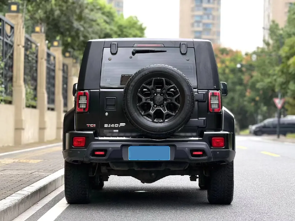2023 Beijing BJ40 2.0T 163HP L4 8AT,autocango,china used car exporter,china ev exporter,chinese used car exporter,chinese used ev exporter