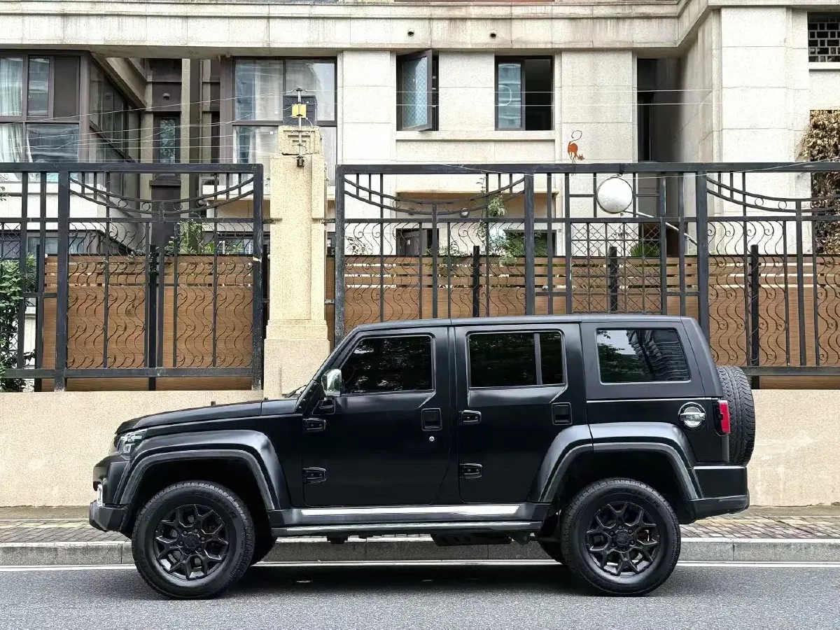 2023 Beijing BJ40 2.0T 163HP L4 8AT,autocango,china used car exporter,china ev exporter,chinese used car exporter,chinese used ev exporter