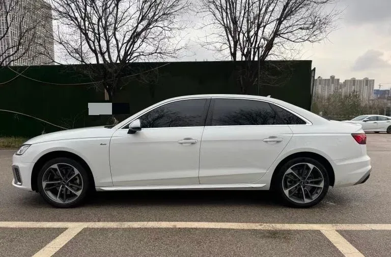 2024 Audi A4L 2.0T 190HP L4 7DCT,autocango,china used car exporter,china ev exporter,chinese used car exporter,chinese used ev exporter