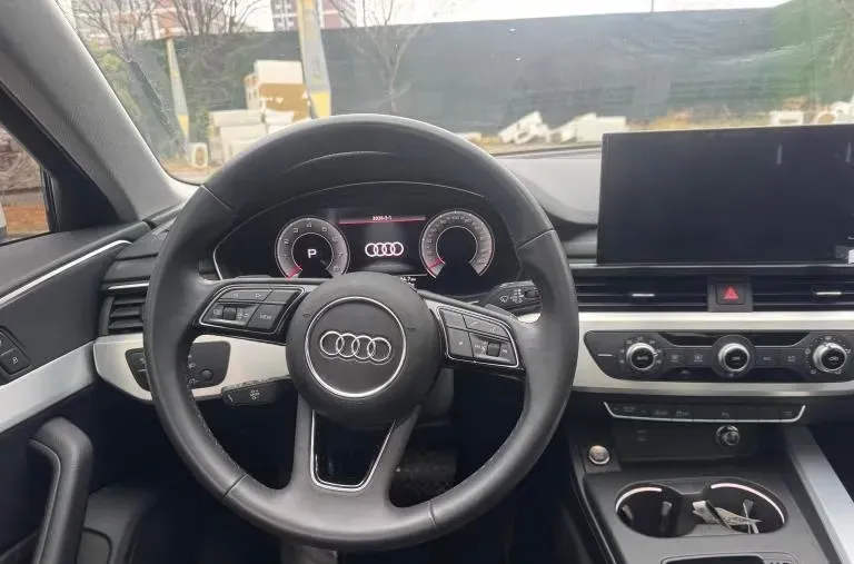 2024 Audi A4L 2.0T 190HP L4 7DCT,autocango,china used car exporter,china ev exporter,chinese used car exporter,chinese used ev exporter