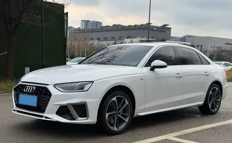 2024 Audi A4L 2.0T 190HP L4 7DCT,autocango,china used car exporter,china ev exporter,chinese used car exporter,chinese used ev exporter