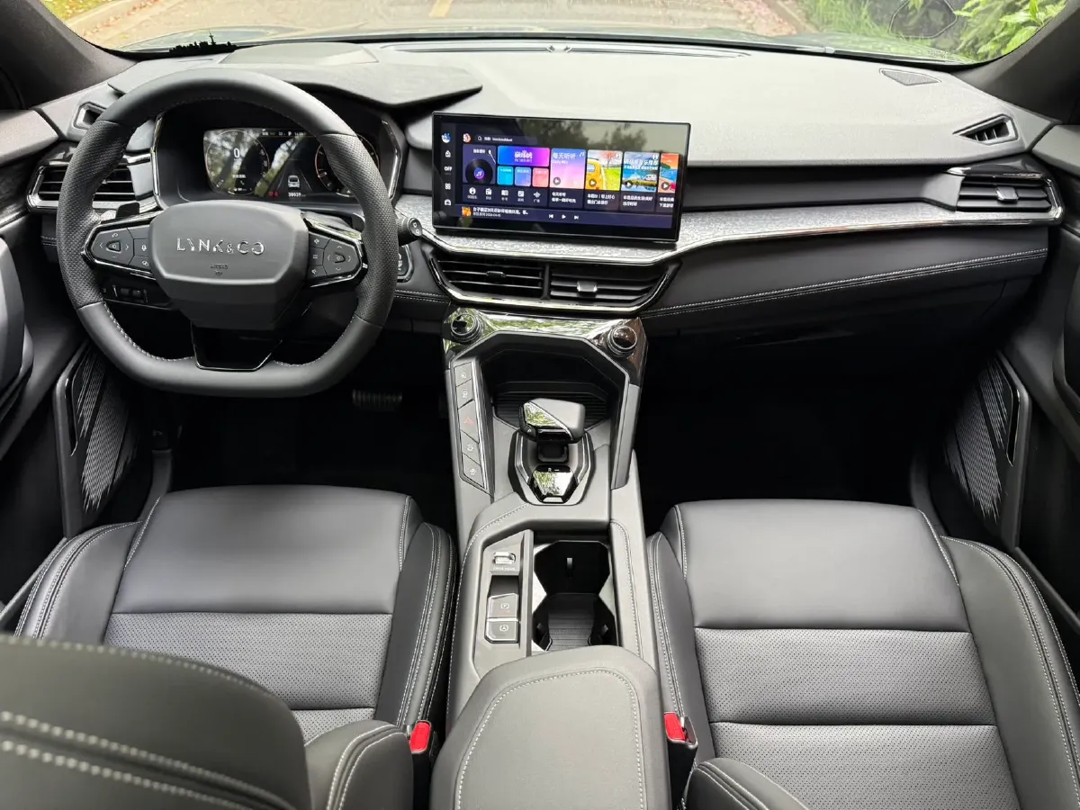 2023 LYNK&CO 06 1.5T 181HP L4 7DCT,autocango,china used car exporter,china ev exporter,chinese used car exporter,chinese used ev exporter