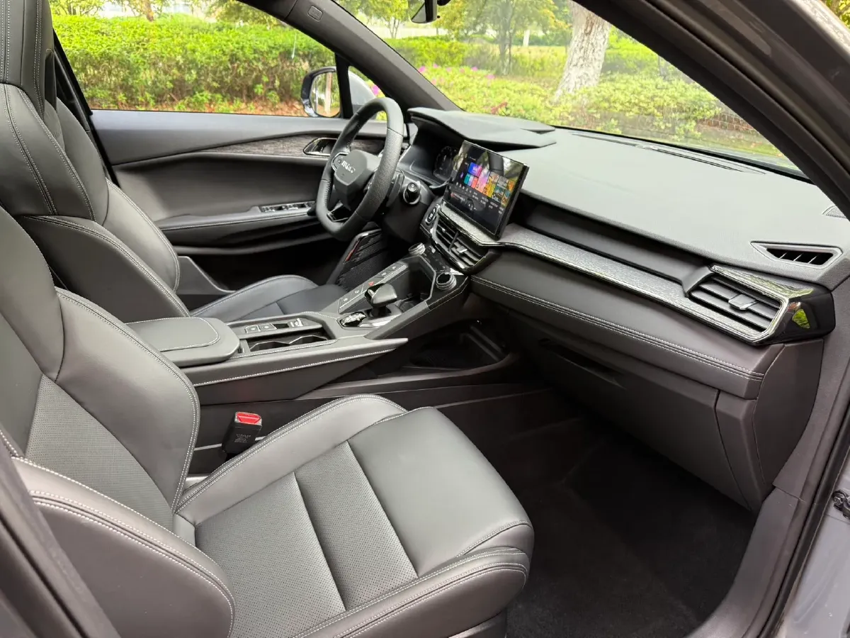 2023 LYNK&CO 06 1.5T 181HP L4 7DCT,autocango,china used car exporter,china ev exporter,chinese used car exporter,chinese used ev exporter