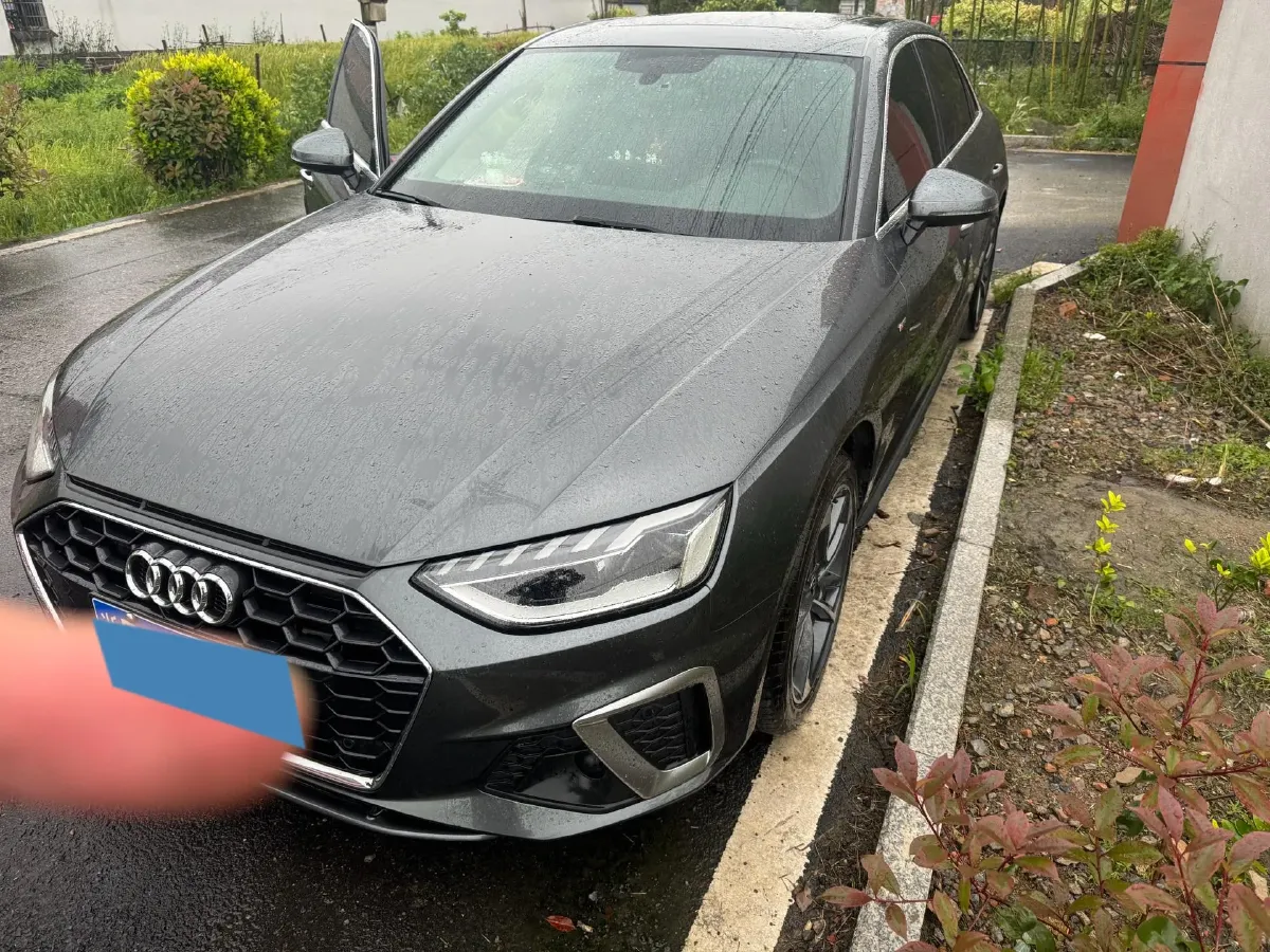 2020 Audi A4L 2.0T 190HP L4 7DCT,autocango,china used car exporter,china ev exporter,chinese used car exporter,chinese used ev exporter