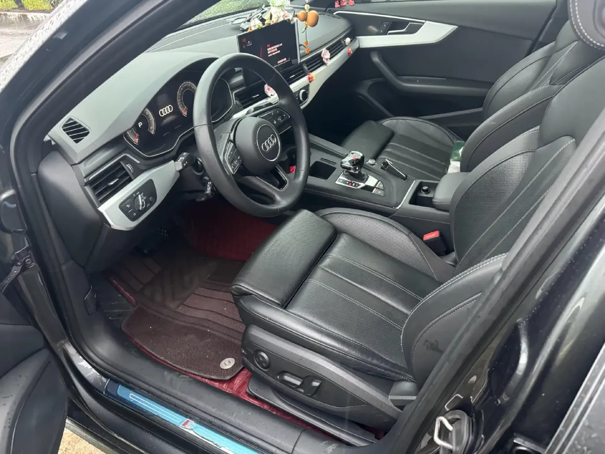 2020 Audi A4L 2.0T 190HP L4 7DCT,autocango,china used car exporter,china ev exporter,chinese used car exporter,chinese used ev exporter