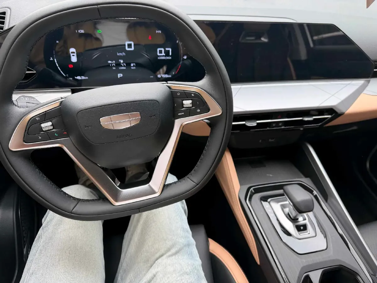 2024 Geely OkavangoPRO 1.5T 181HP L4 7DCT,autocango,china used car exporter,china ev exporter,chinese used car exporter,chinese used ev exporter