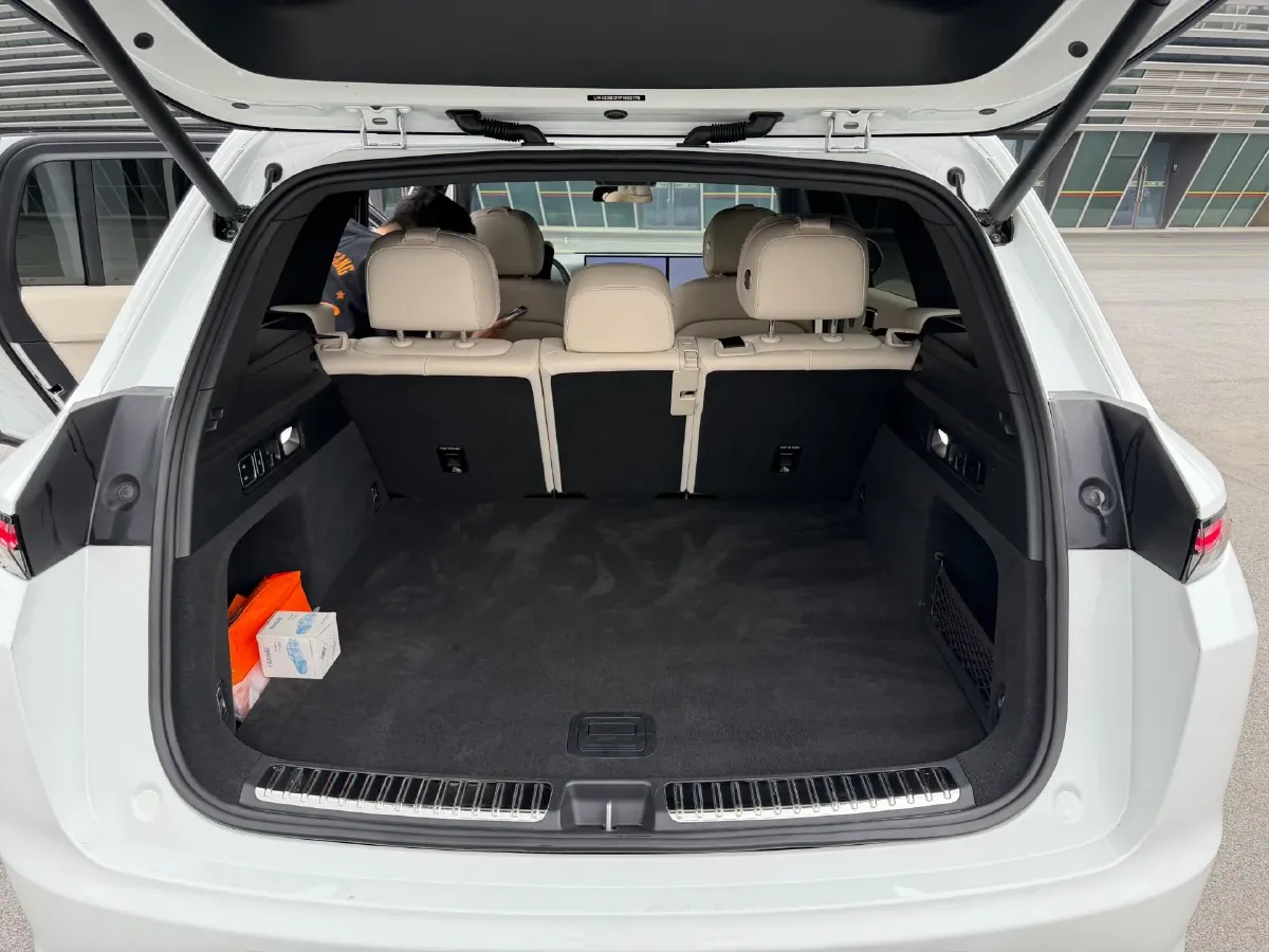 2023 Li L7 Range Extended 154HP REEV 40.9KWH,autocango,china used car exporter,china ev exporter,chinese used car exporter,chinese used ev exporter