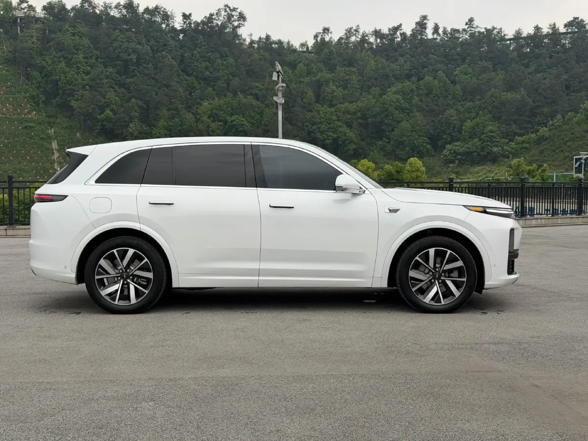 2023 Li L7 Range Extended 154HP REEV 40.9KWH,autocango,china used car exporter,china ev exporter,chinese used car exporter,chinese used ev exporter