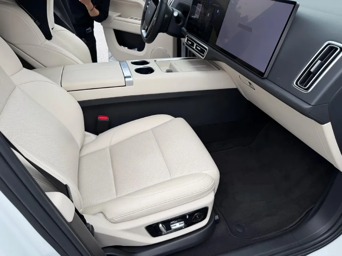 2023 Li L7 Range Extended 154HP REEV 40.9KWH,autocango,china used car exporter,china ev exporter,chinese used car exporter,chinese used ev exporter