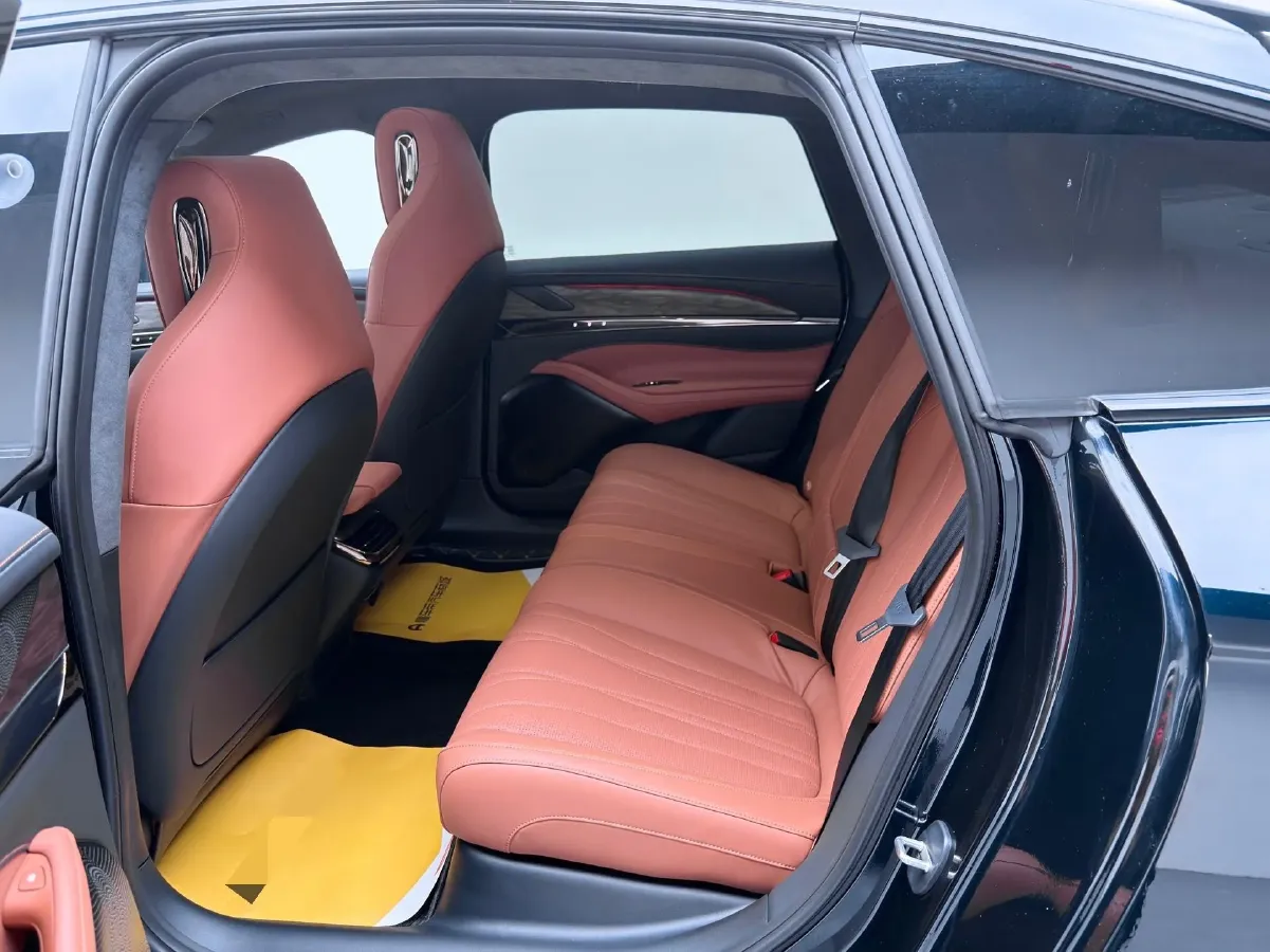 2022 IM L7 BEV 90KWH,autocango,china used car exporter,china ev exporter,chinese used car exporter,chinese used ev exporter