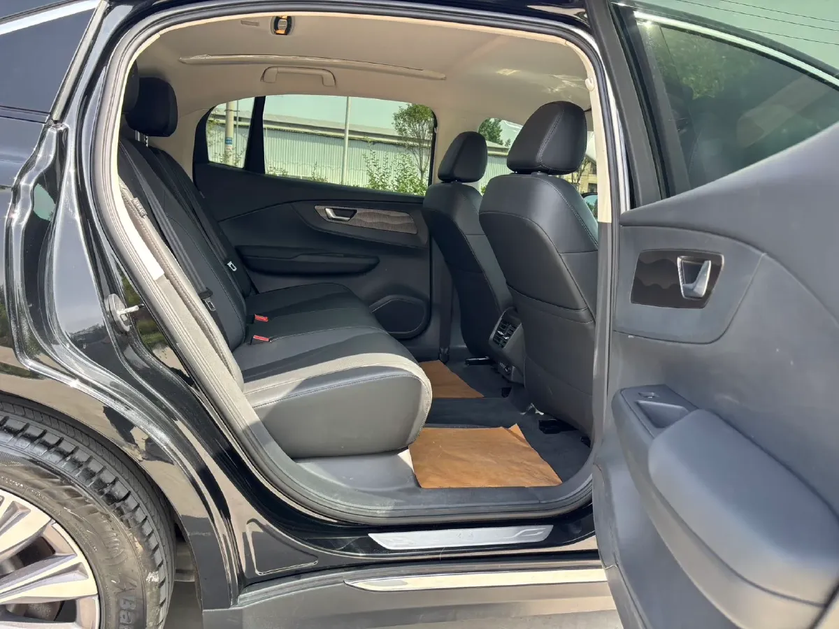 2022 HongQi E-QM5 BEV 54KWH,autocango,china used car exporter,china ev exporter,chinese used car exporter,chinese used ev exporter