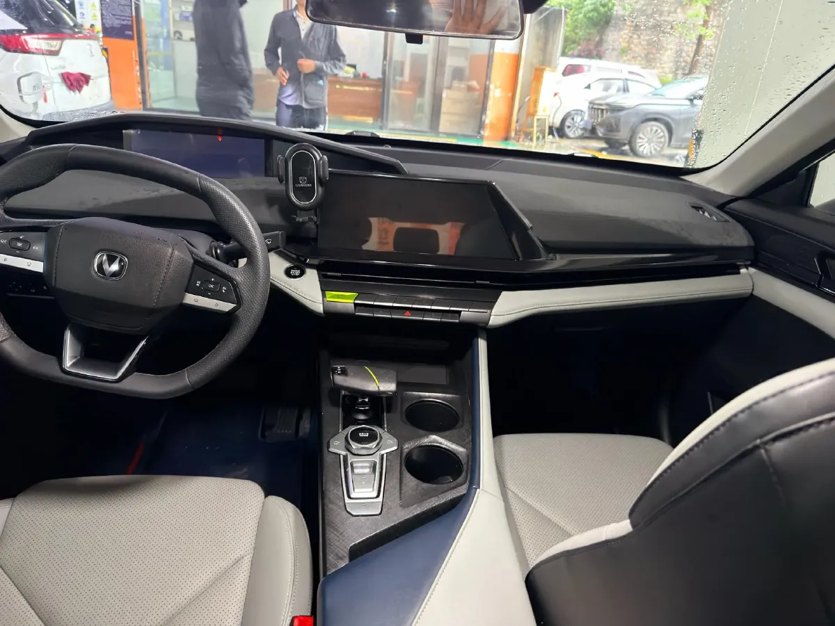 2023 ChangAn UNI-V iDD 1.5T 170HP L4 6TCT PHEV 18.4KWH,autocango,china used car exporter,china ev exporter,chinese used car exporter,chinese used ev exporter