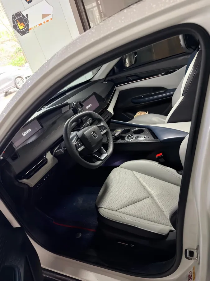 2023 ChangAn UNI-V iDD 1.5T 170HP L4 6TCT PHEV 18.4KWH,autocango,china used car exporter,china ev exporter,chinese used car exporter,chinese used ev exporter