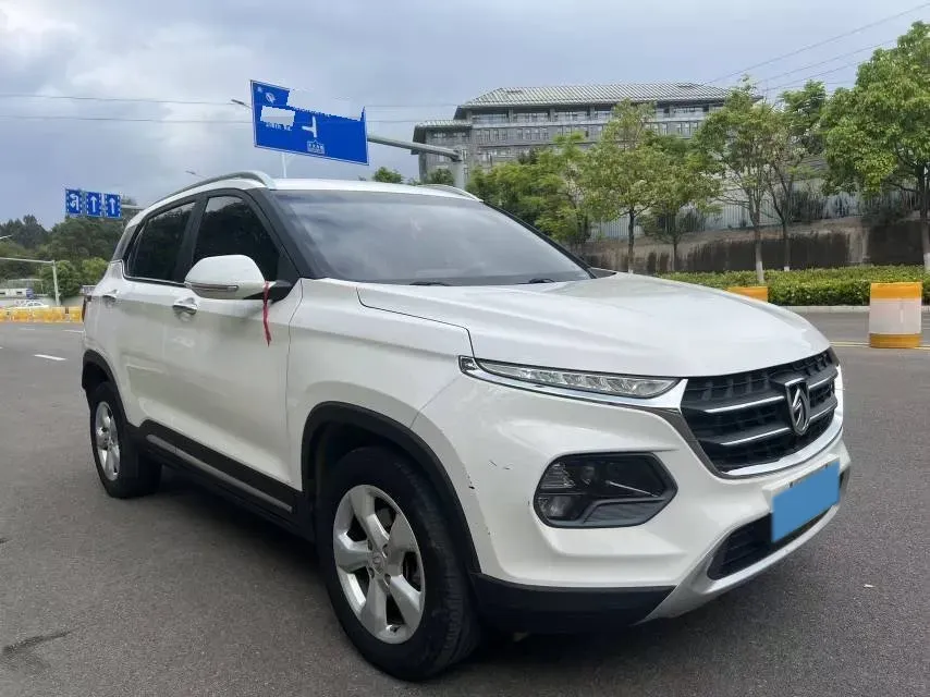 2017 BaoJun 310W 1.5L 105HP L4 6MT,autocango,china used car exporter,china ev exporter,chinese used car exporter,chinese used ev exporter