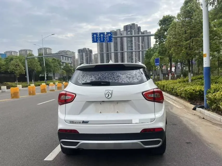 2017 BaoJun 310W 1.5L 105HP L4 6MT,autocango,china used car exporter,china ev exporter,chinese used car exporter,chinese used ev exporter