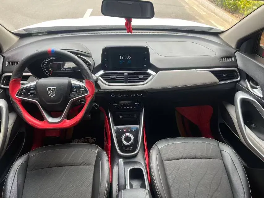 2017 BaoJun 310W 1.5L 105HP L4 6MT,autocango,china used car exporter,china ev exporter,chinese used car exporter,chinese used ev exporter