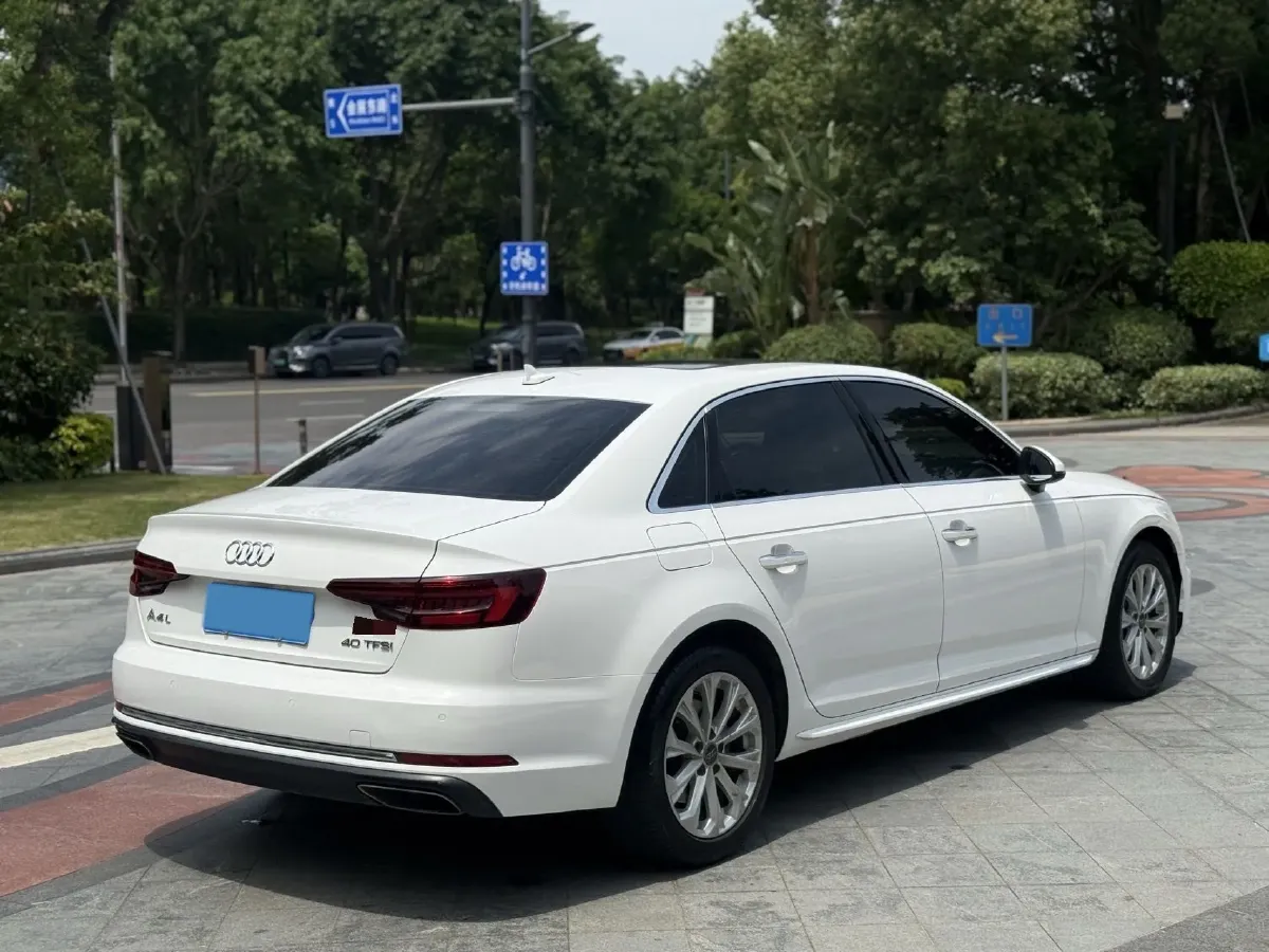 2019 Audi A4L 2.0T 190HP L4 7DCT,autocango,china used car exporter,china ev exporter,chinese used car exporter,chinese used ev exporter