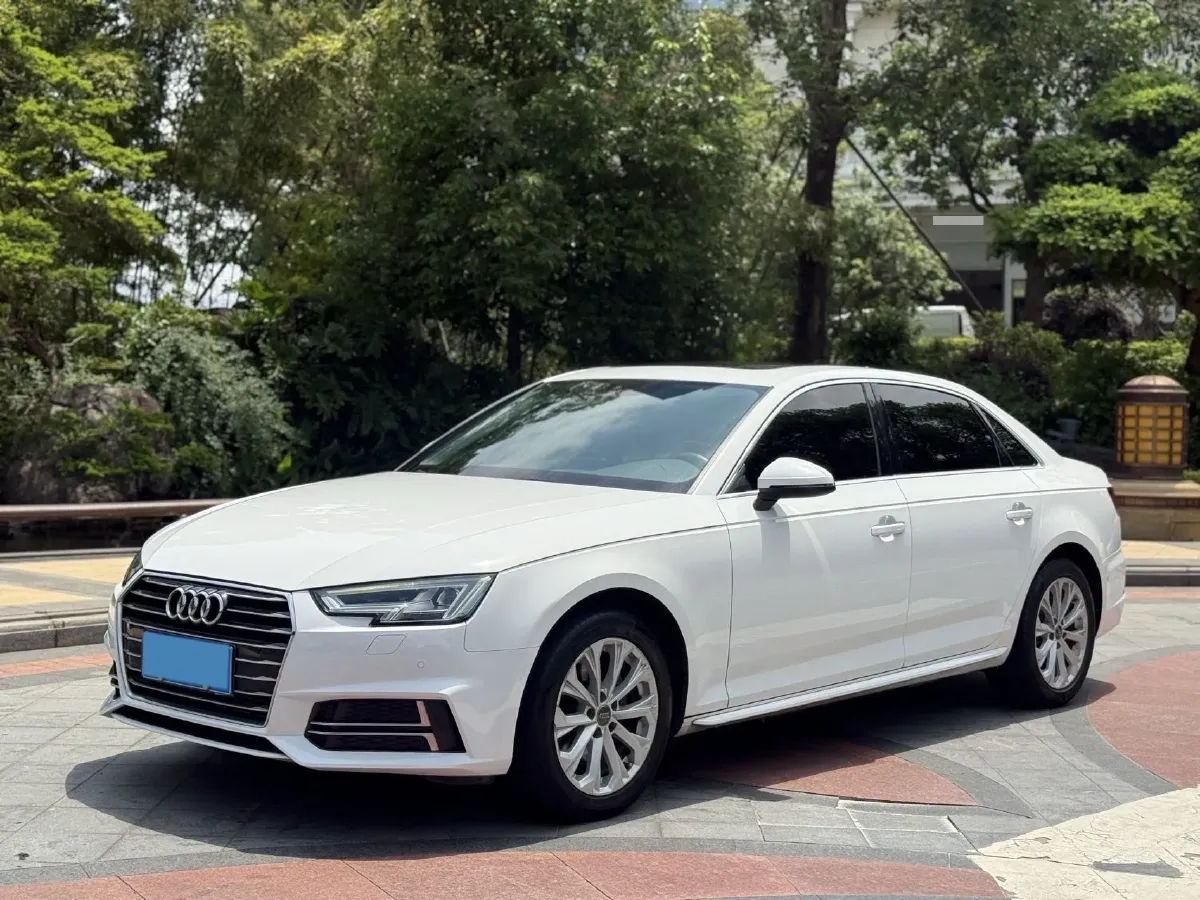2019 Audi A4L 2.0T 190HP L4 7DCT,autocango,china used car exporter,china ev exporter,chinese used car exporter,chinese used ev exporter