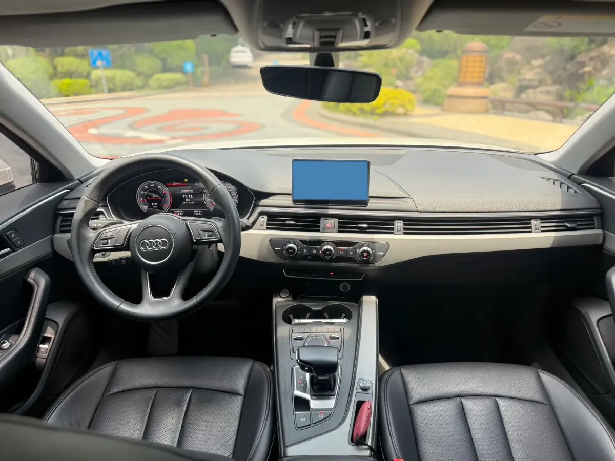 2019 Audi A4L 2.0T 190HP L4 7DCT,autocango,china used car exporter,china ev exporter,chinese used car exporter,chinese used ev exporter