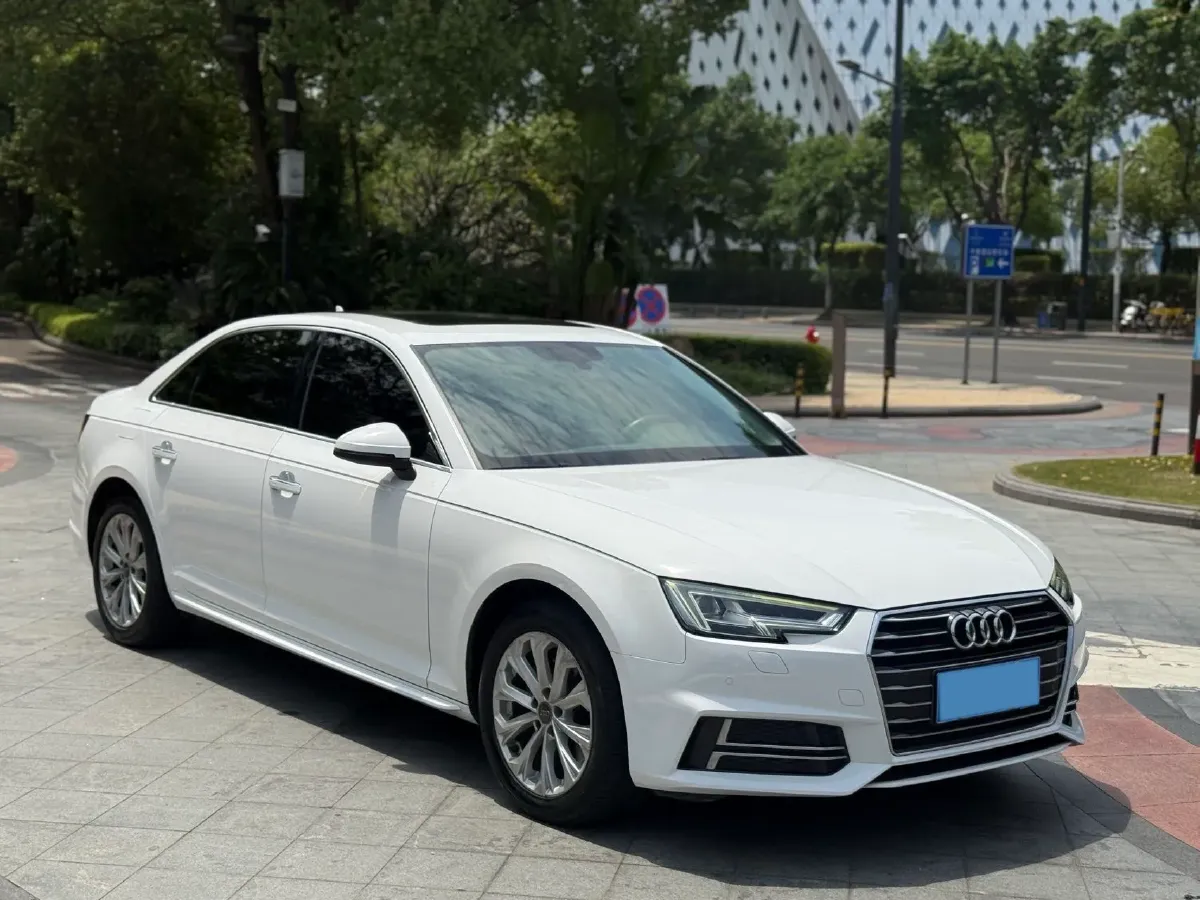 2019 Audi A4L 2.0T 190HP L4 7DCT,autocango,china used car exporter,china ev exporter,chinese used car exporter,chinese used ev exporter